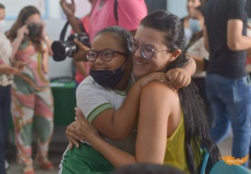 Aniversário de Caruaru 165 anos: Aprender com Saúde realiza entrega de óculos na Escola Joel de Pontes