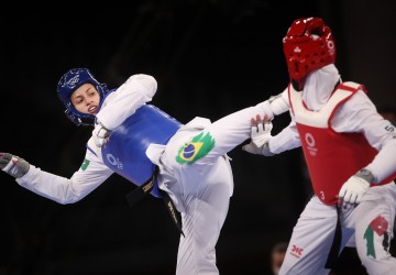 Milena Titoneli faz bela campanha, mas perde decisão do bronze no taekwondo nos Jogos de Tóquio