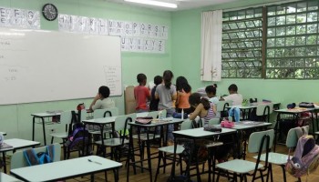 Garantia à educação de crianças e adolescentes ainda é um desafio no Brasil