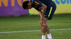 Neymar sente desconforto no joelho em treino da seleção