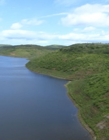 Barragem de Jucazinho, em Surubim, está com nível de água elevado