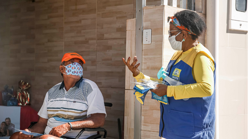 Quase 490 mil máscaras já foram distribuídas pela Secretaria de Saúde (Sesau) do Recife em três meses de ações