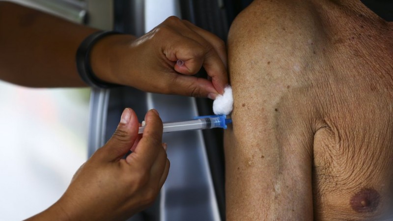 Secretaria de Saúde da capital atribui redução ao avanço da campanha de vacinação na cidade