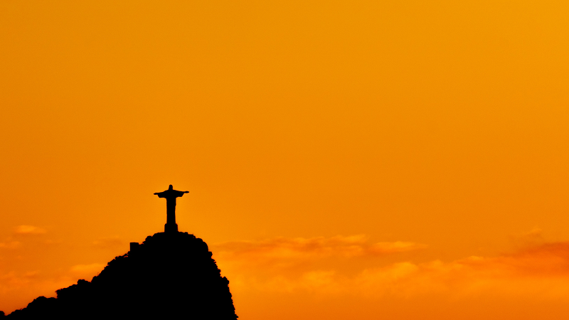 O dramaturgo Mário Viana traz um texto sobre o Rio de Janeiro e sua dualidade. 