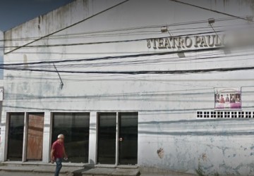 Artistas de Paulista realizam protesto pela reabertura do Teatro Paulo Freire