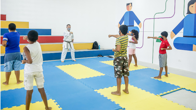 Quarta fábrica de cidadania do Recife oferece atividades de Judô, Karatê, Luta Olímpica e Capoeira aos usuários cadastrados