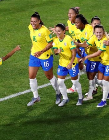Brasil vence a Itália e avança para as oitavas de final
