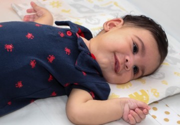 Família de bebê busca arrecadar R$12 milhões para tratar doença rara