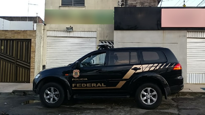  Em Pernambuco, os policiais foram até a cidade de Cedro, no Sertão. 