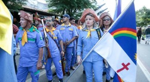 Desfile reúne mais de 1.200 bacamarteiros no Dia de São João em Caruaru
