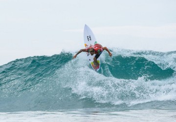 Surfe: Ítalo Ferreira avança direto na abertura da etapa mexicana