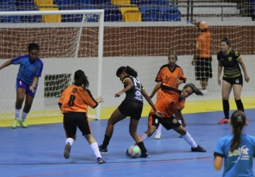 Futsal feminino marca presença na programação de reabertura do novo Geraldão